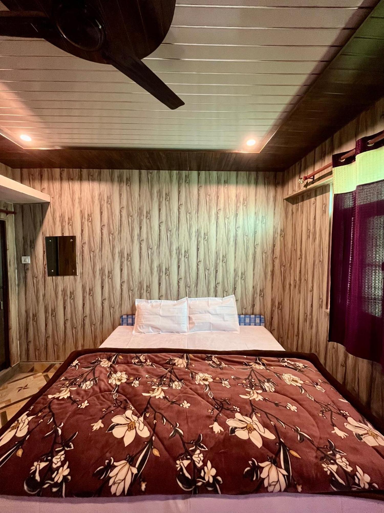 Astha Guest House Gopeshwar Екстер'єр фото