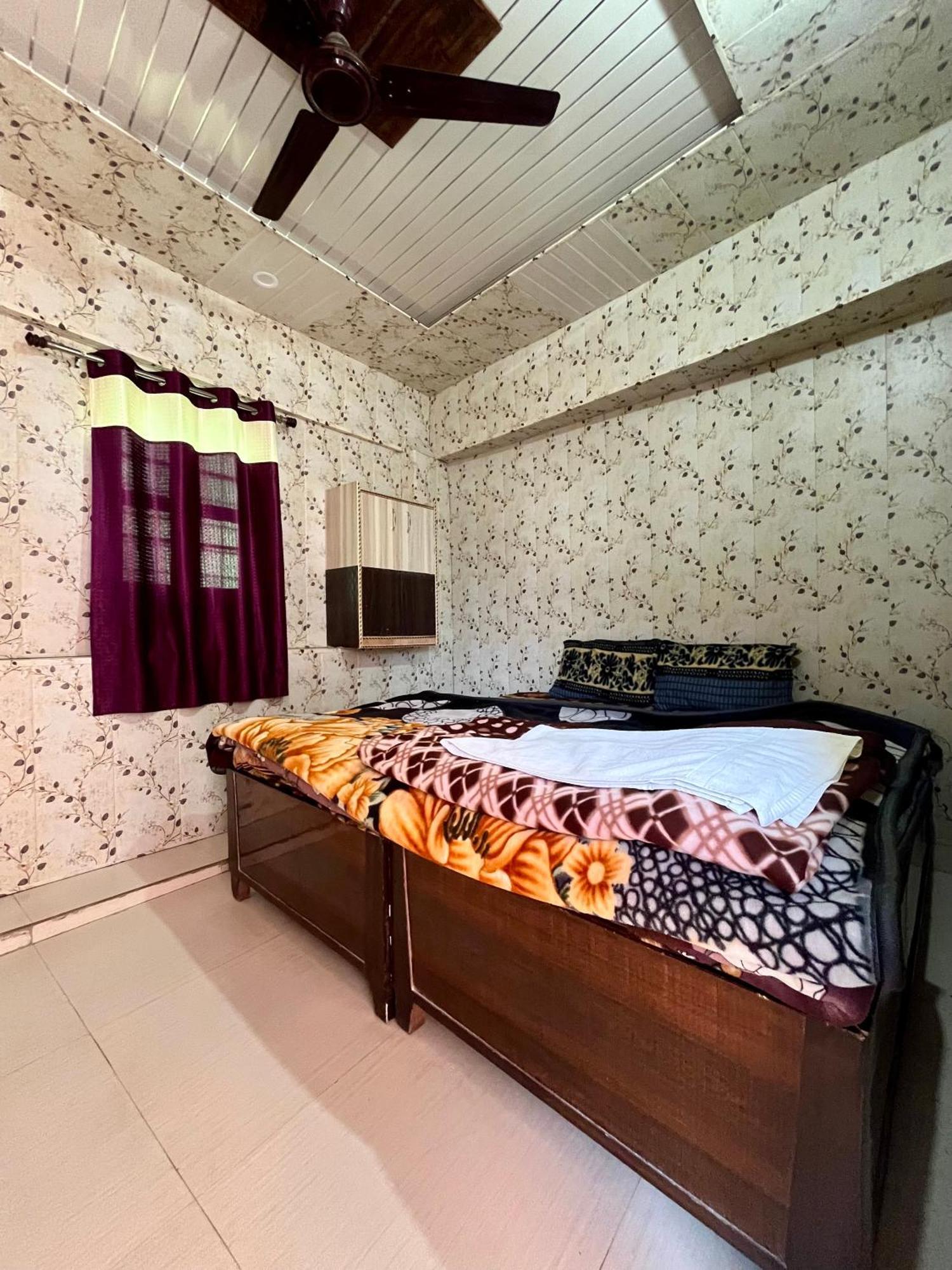 Astha Guest House Gopeshwar Екстер'єр фото